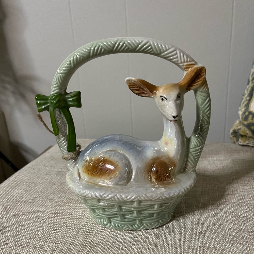 Hand Painted Deer in Basket Lusterware Made In Brazil 1907 Easter Midcentury - Picture 2 of 4